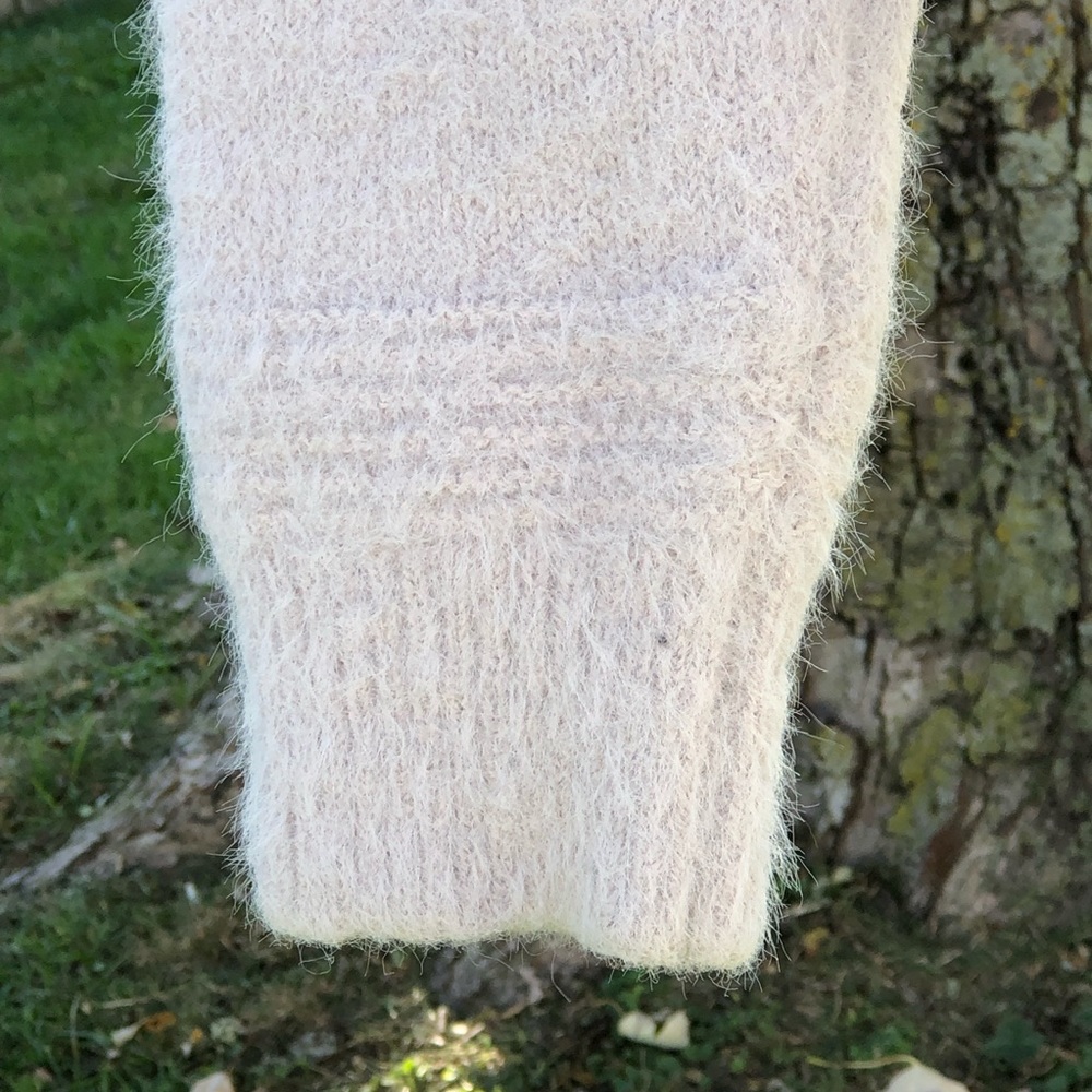 Women’s Double Zero L Cream Cardigan - Picture 7 of 14